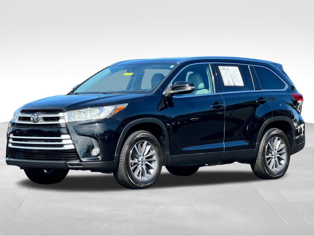 Used 2019 Toyota Highlander XLE FWD image 3