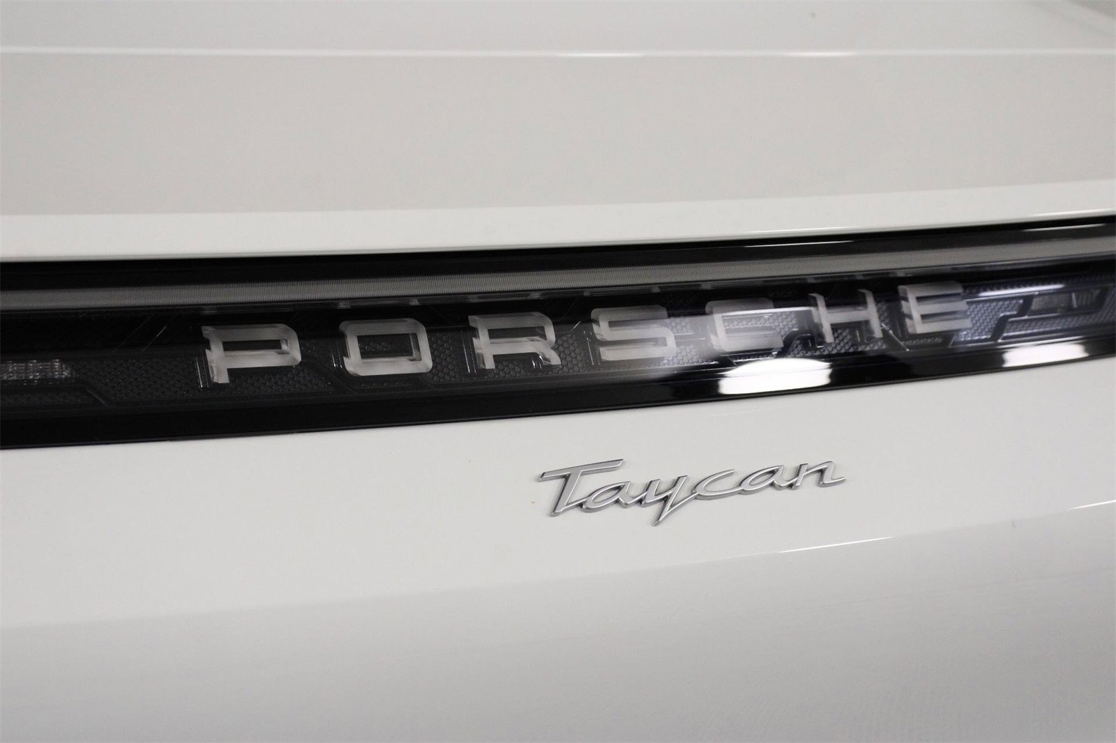 New 2026 Porsche Taycan image 22