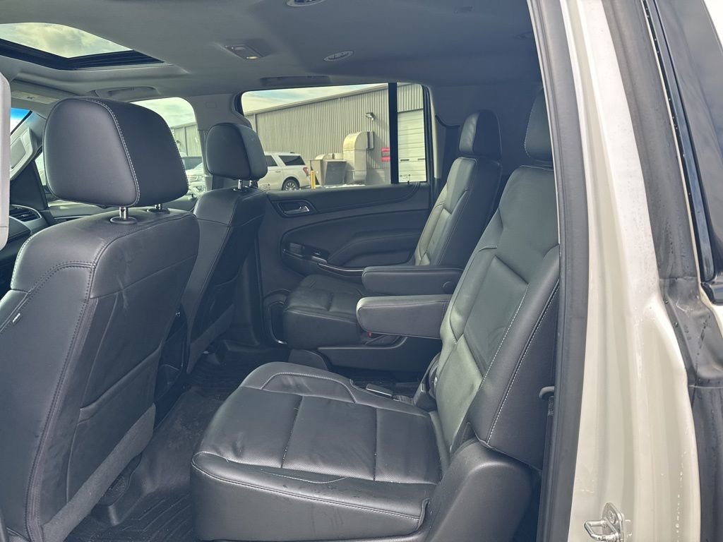 Used 2019 GMC Yukon XL SLT w/ Graphite Performance Edition image 9