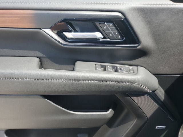 New 2026 GMC Yukon Denali w/ Denali Reserve Package AWD/4WD image 17