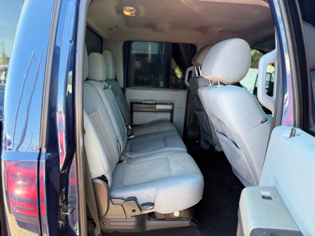 Used 2015 Ford F250 XLT w/ XLT Premium Package AWD/4WD image 16