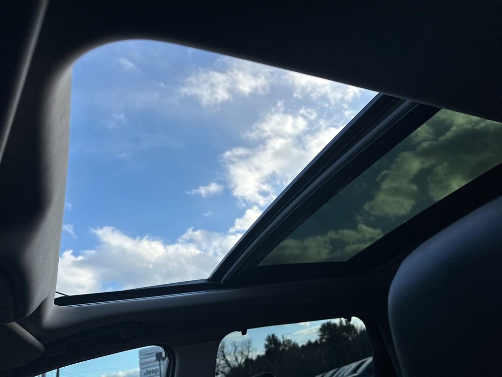 Used 2021 Nissan Rogue SV w/ Premium Package AWD/4WD image 29