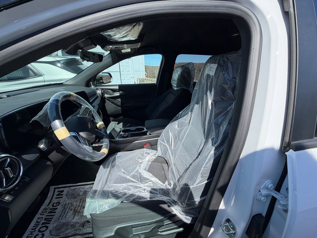 New 2026 Chevrolet Equinox LT image 9