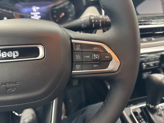 Used 2025 Jeep Compass Limited AWD/4WD image 33