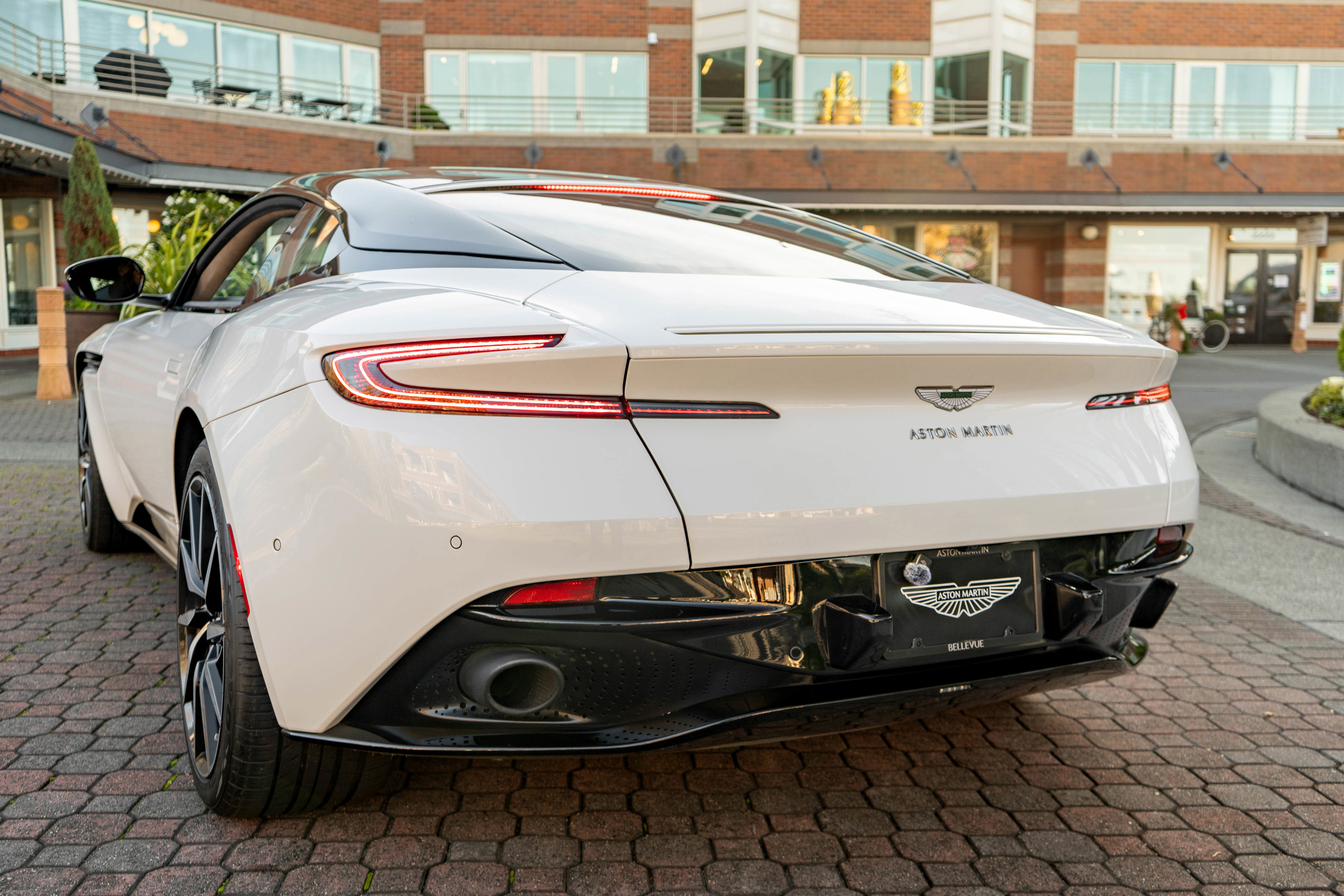 Used 2019 Aston Martin DB11 Coupe image 34