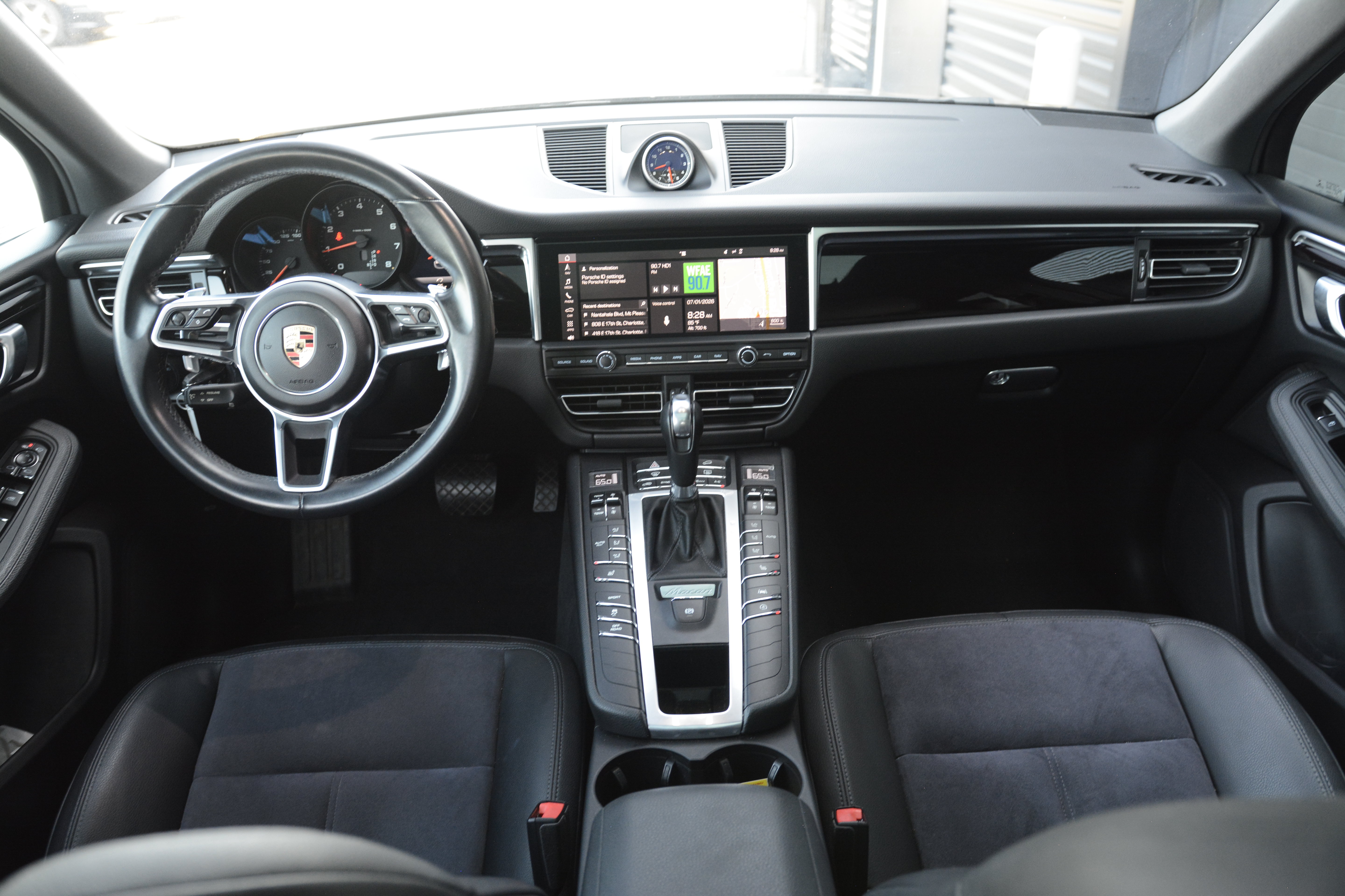 Certified 2019 Porsche Macan AWD/4WD image 12