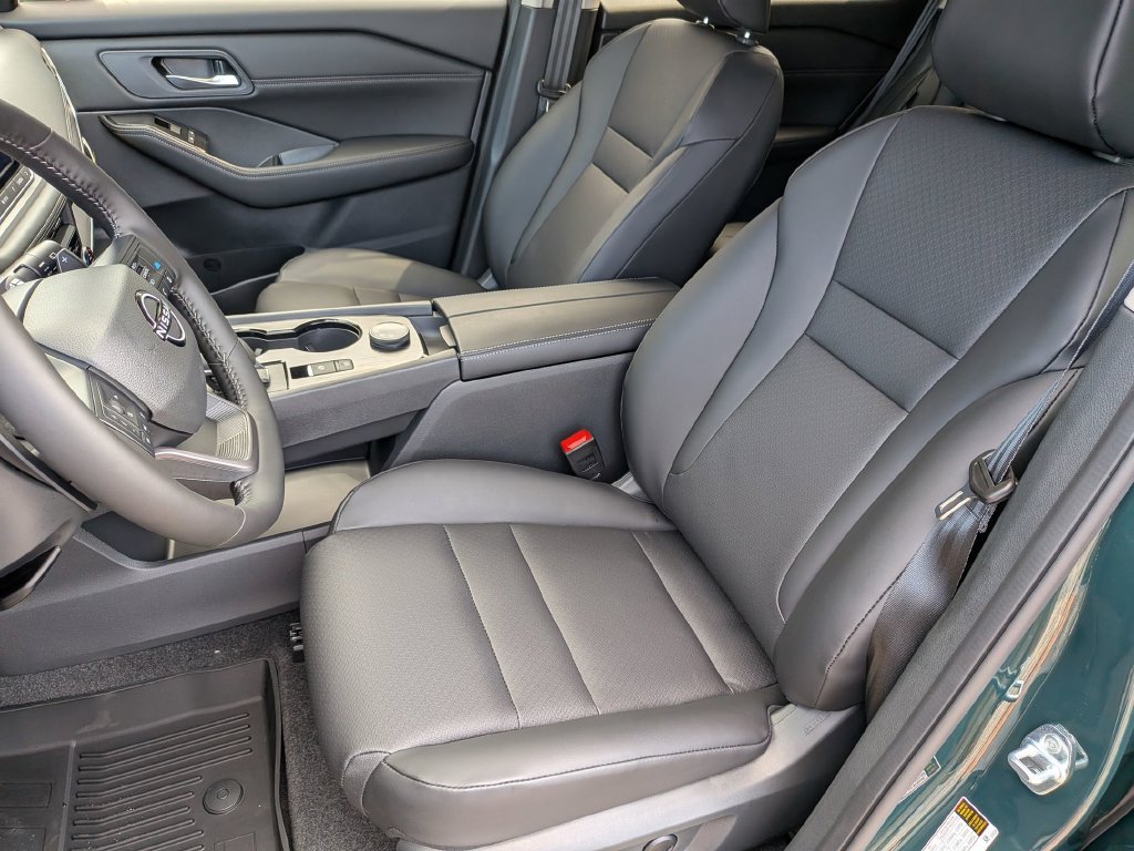 New 2026 Nissan Rogue Dark Armor AWD/4WD image 16