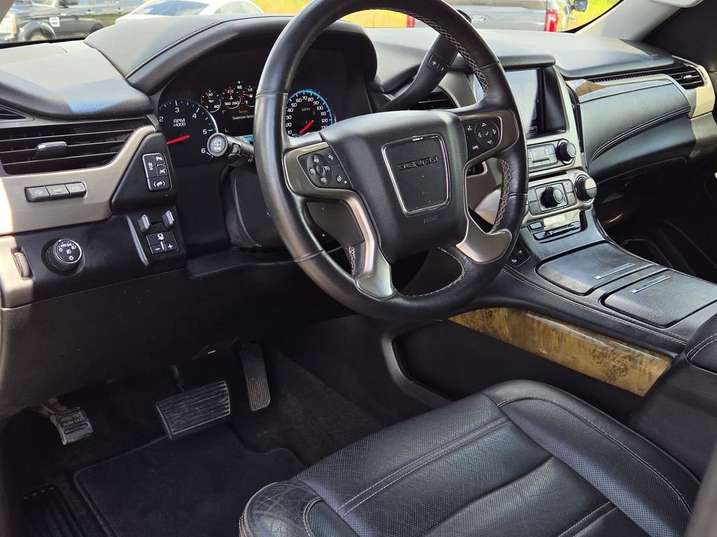 Used 2017 GMC Yukon XL Denali RWD image 16