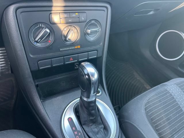 Used 2014 Volkswagen Beetle R-Line FWD image 17