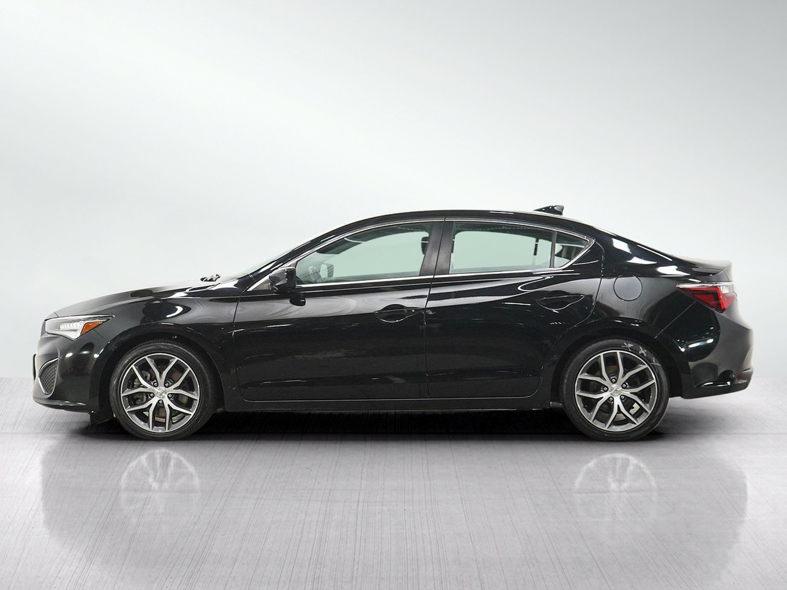 Used 2020 Acura ILX w/ Premium Package FWD image 2