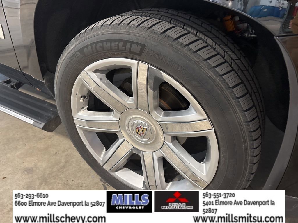 Used 2015 Cadillac Escalade ESV Premium AWD/4WD image 22