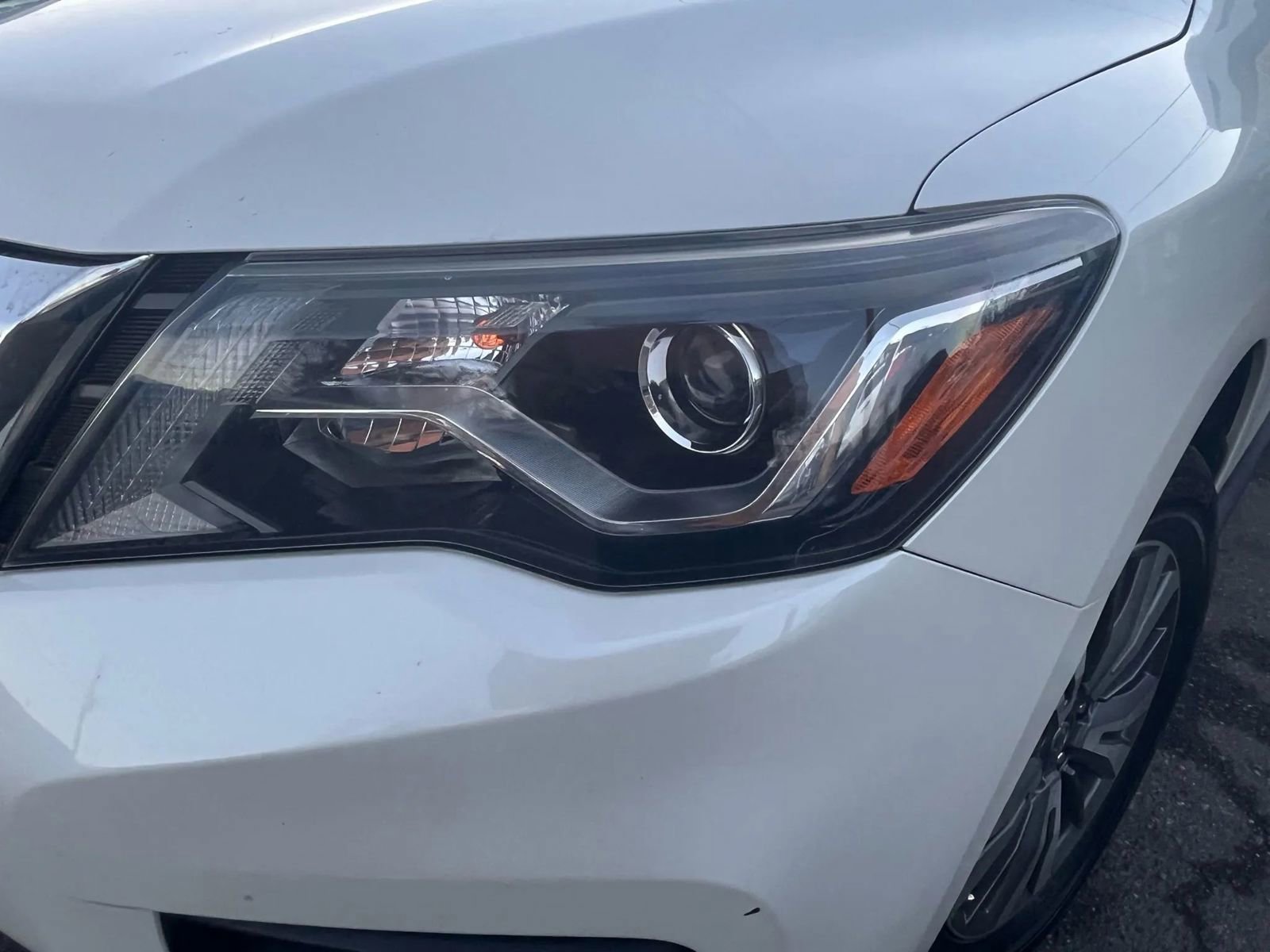 Used 2017 Nissan Pathfinder SL image 4