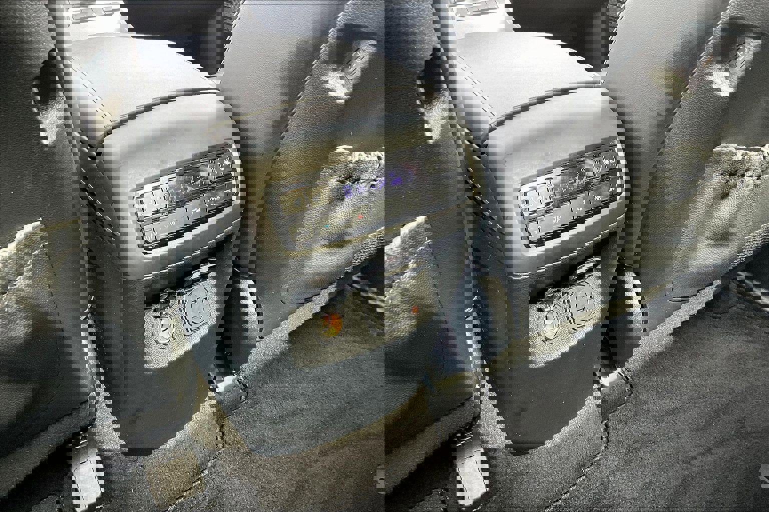 Used 2023 Hyundai Palisade Calligraphy image 10