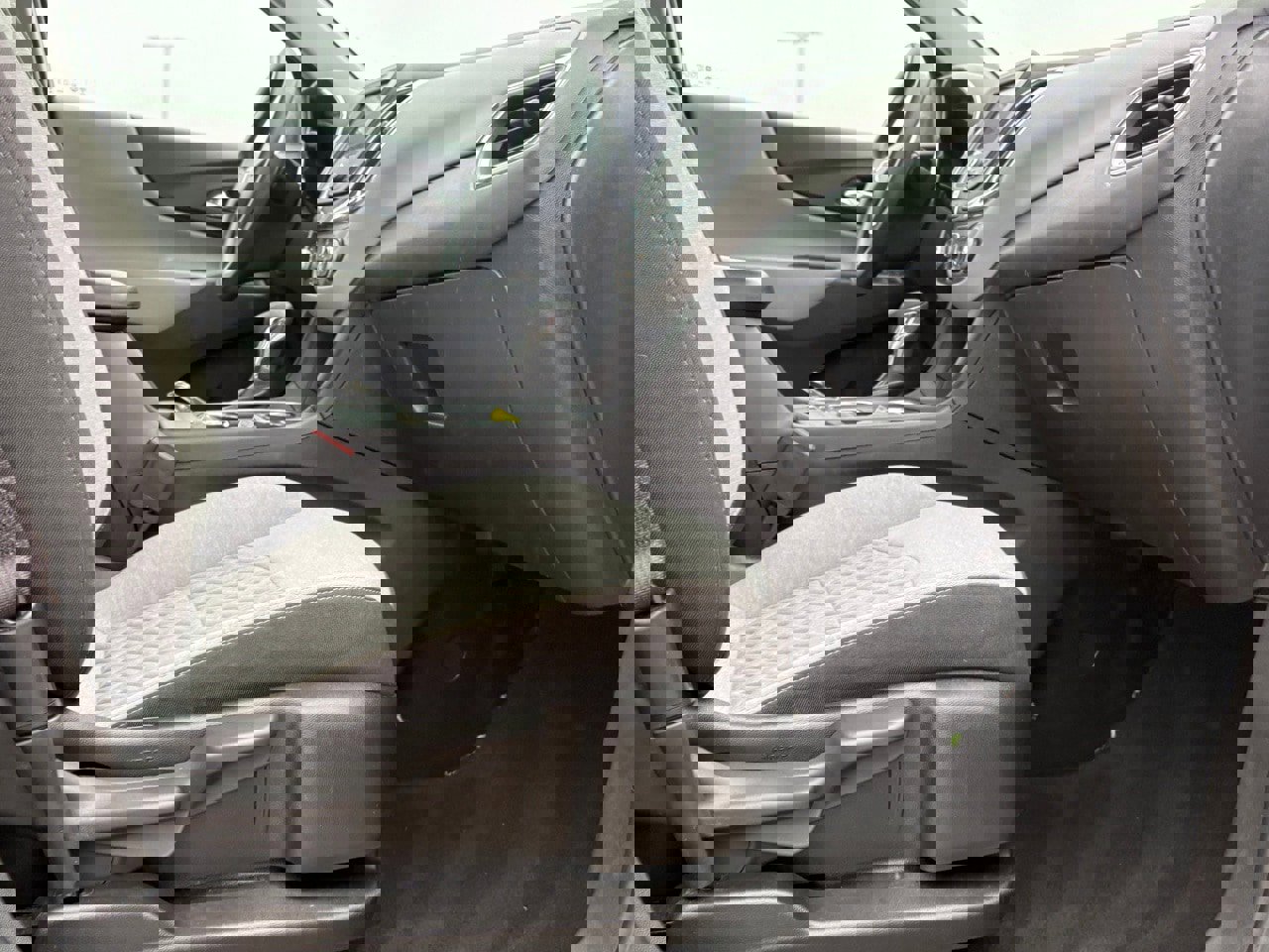 Used 2024 Chevrolet Equinox LS image 34