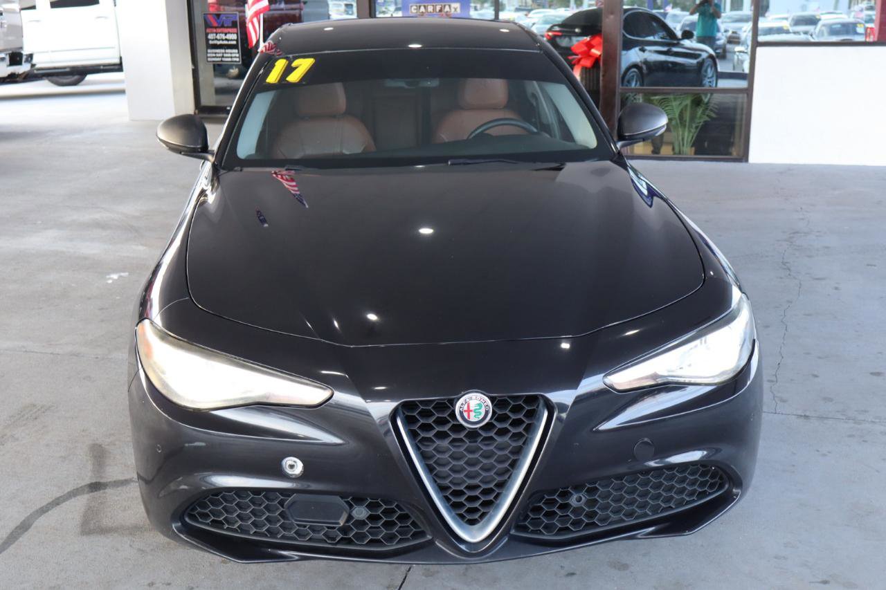 Used 2017 Alfa Romeo Giulia RWD image 10