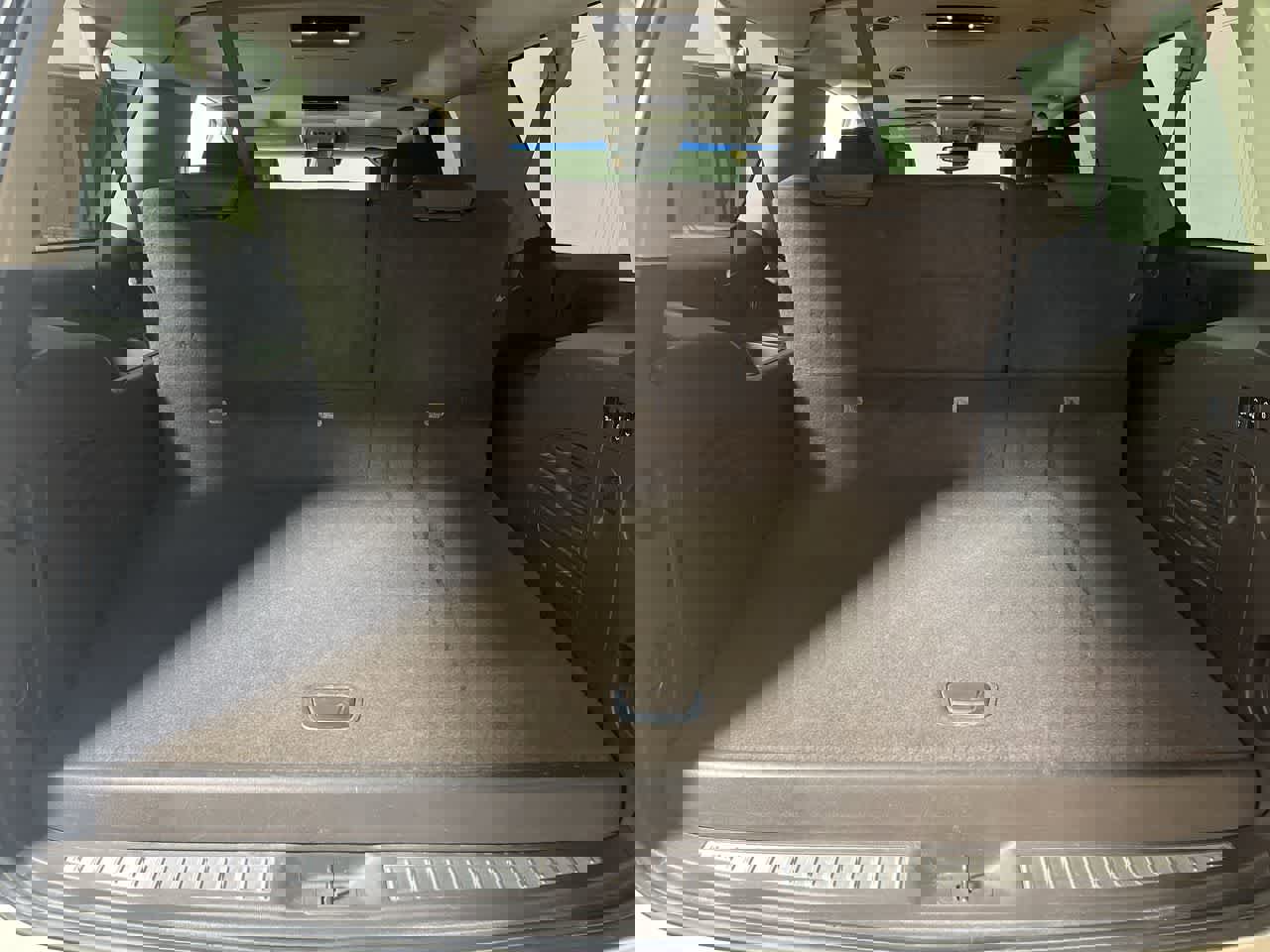 Used 2015 GMC Yukon XL Denali w/ Premium Package image 30