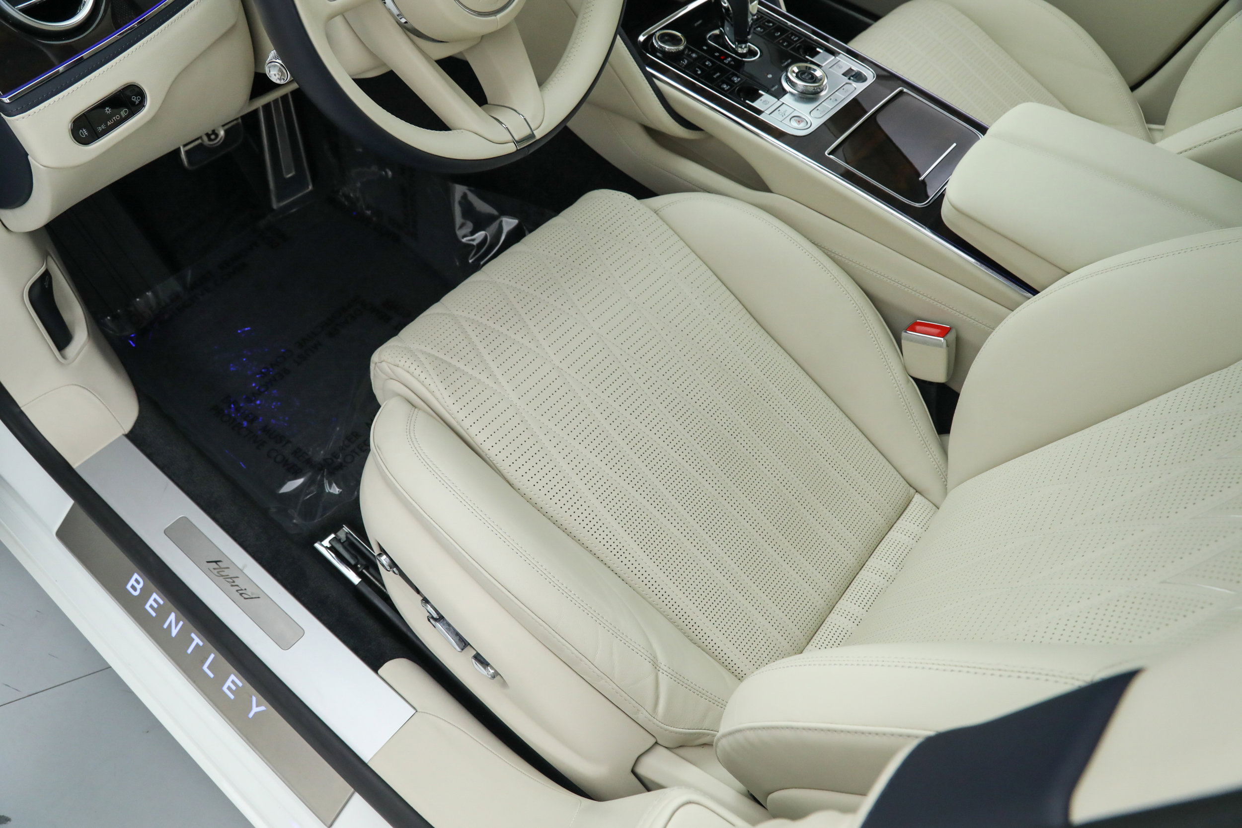 Used 2022 Bentley Flying Spur Plug-In Hybrid AWD/4WD image 26