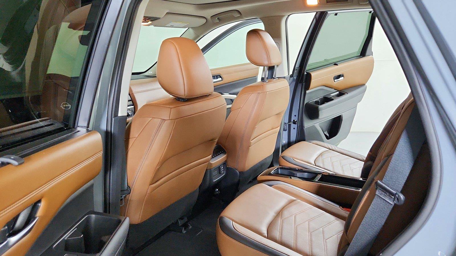 Used 2024 Nissan Pathfinder Platinum FWD image 20
