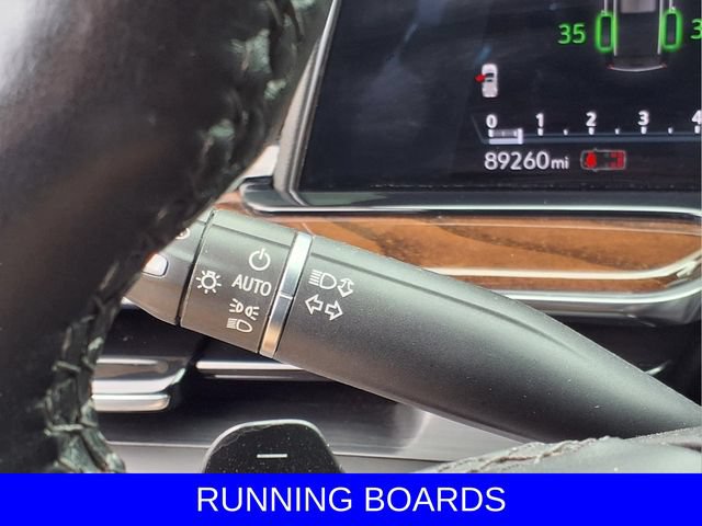 Used 2022 Cadillac Escalade Premium Luxury Platinum AWD/4WD image 18