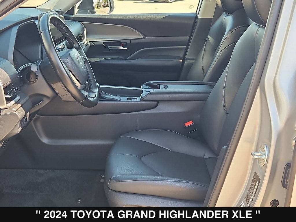 Used 2024 Toyota Grand Highlander AWD image 11