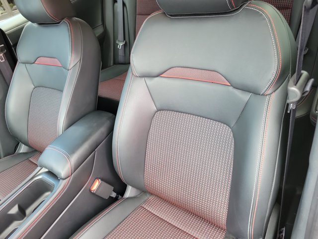 Used 2025 Nissan Kicks SR FWD image 7