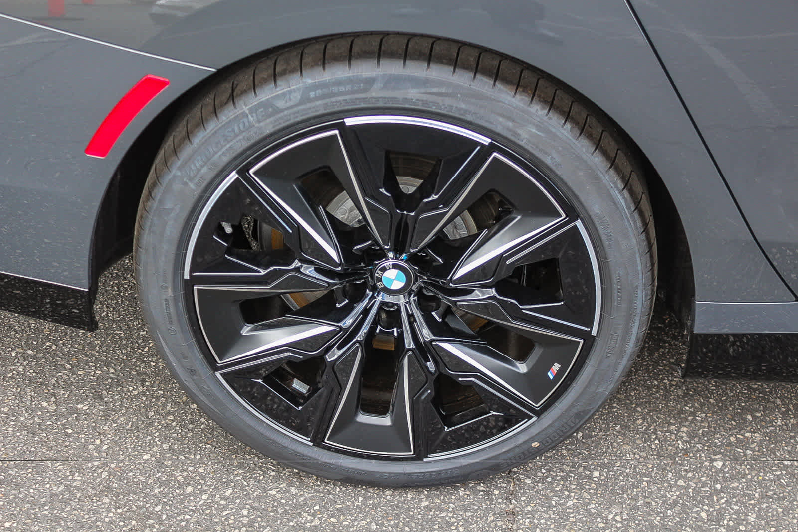 New 2026 BMW 740i w/ Premium Package RWD image 8