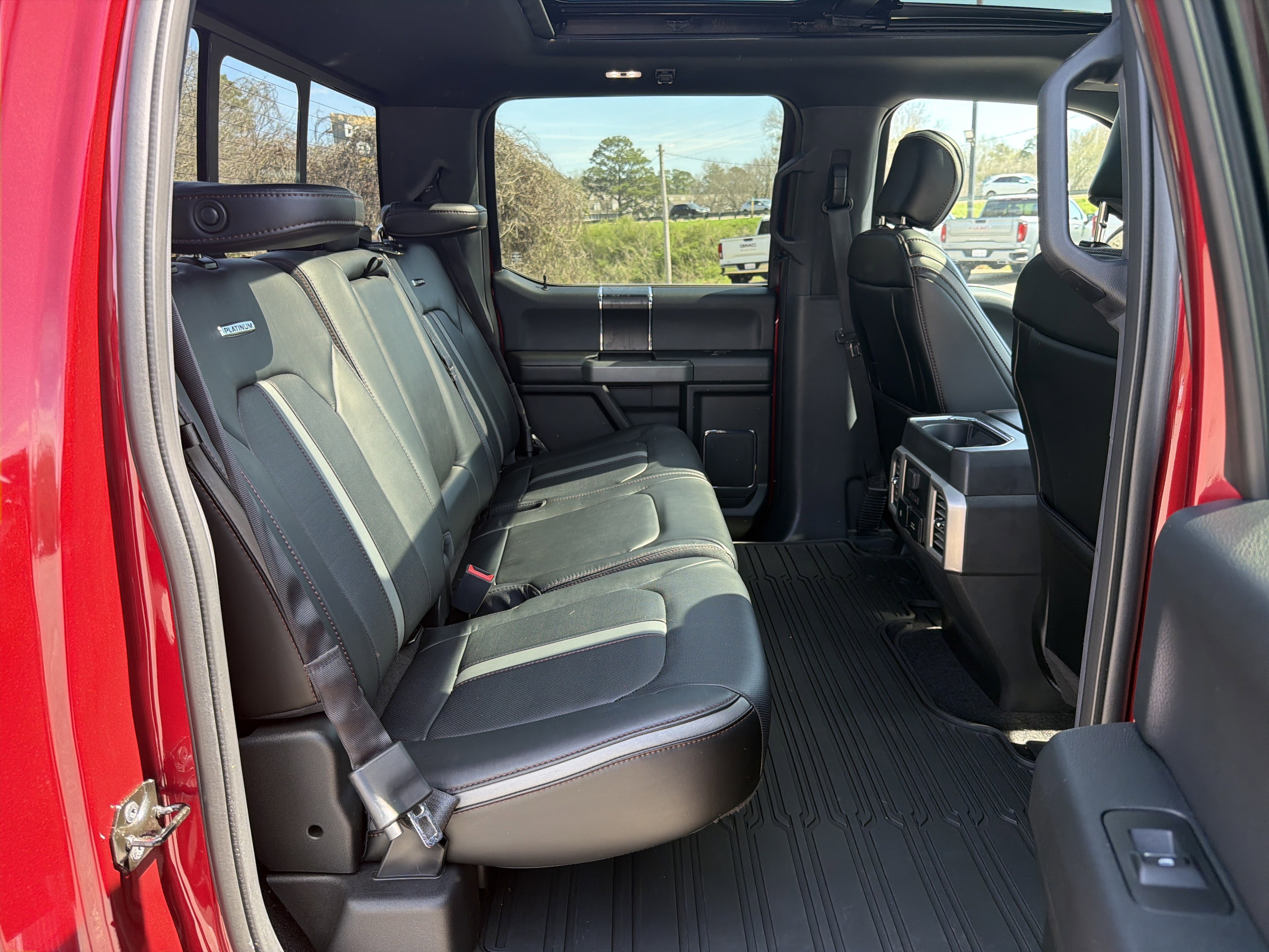 Used 2018 Ford F150 Platinum w/ Equipment Group 701A Luxury image 19