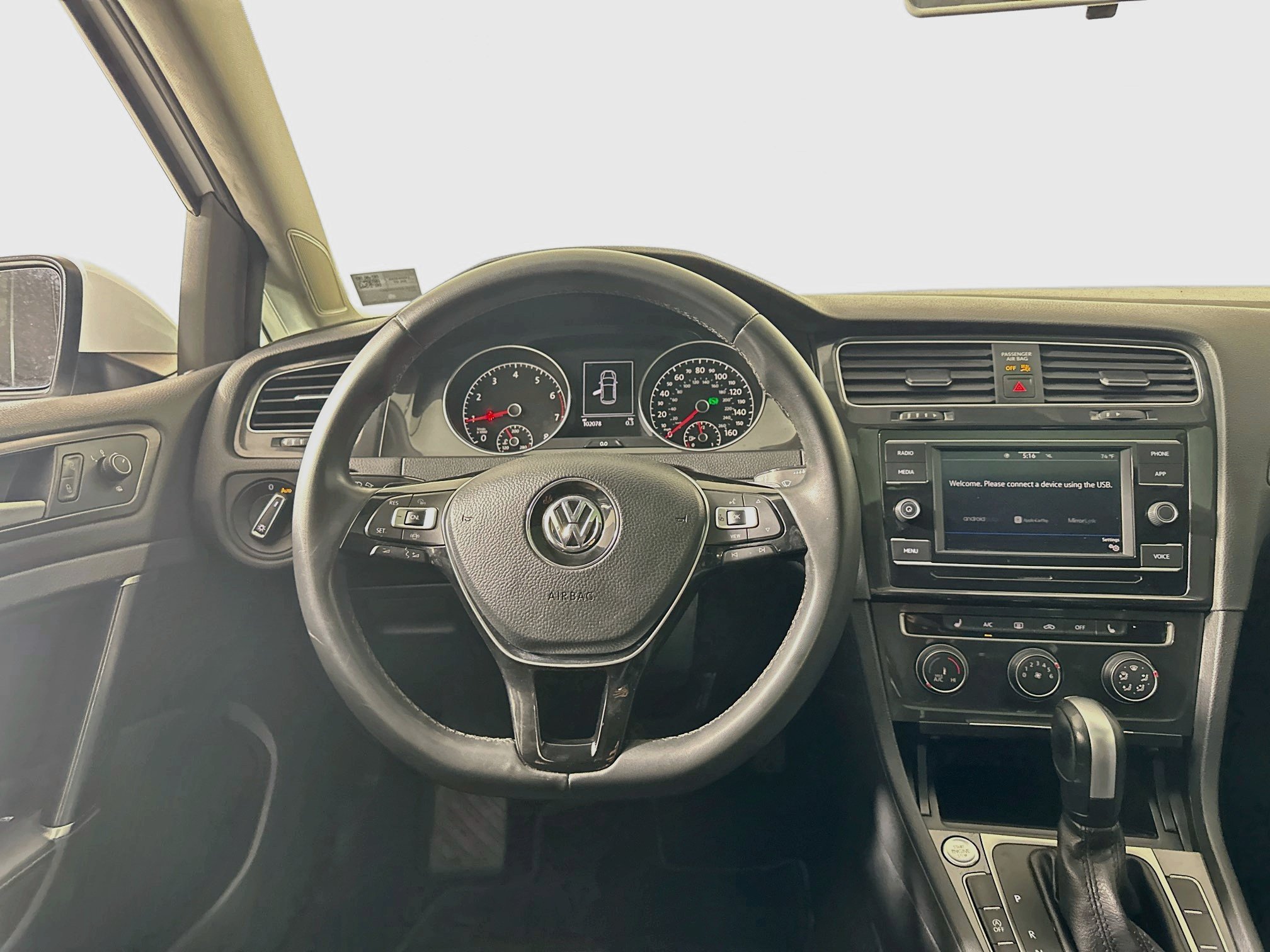 Used 2020 Volkswagen Golf 4-Door FWD image 17
