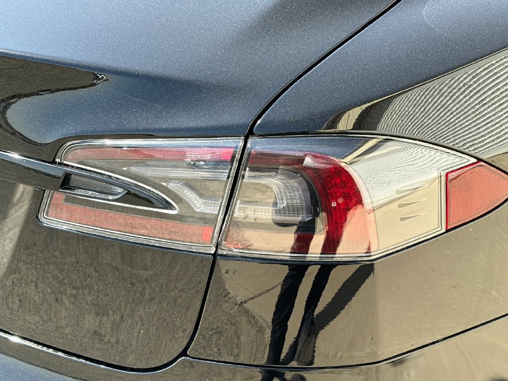 Used 2022 Tesla Model S AWD/4WD image 34