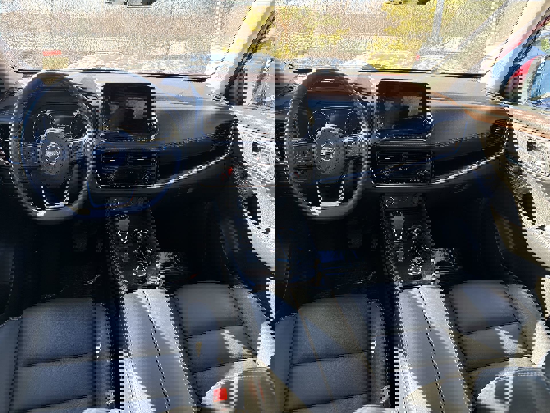 Used 2023 Nissan Rogue SL w/ SL Premium Package image 12