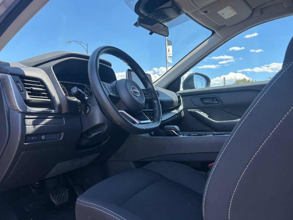 Used 2024 Nissan Rogue S AWD/4WD image 25