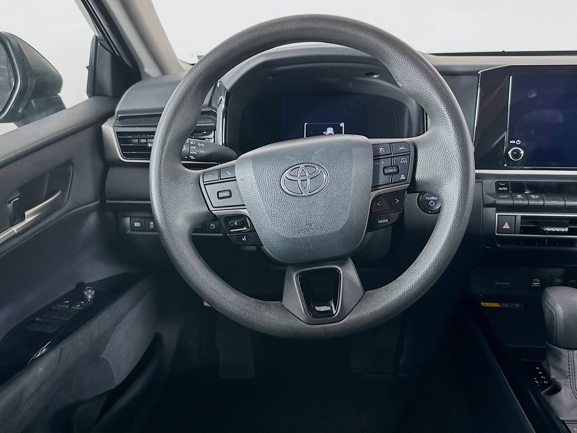 Used 2025 Toyota Camry LE image 18