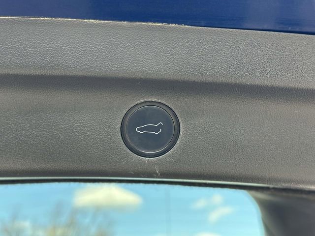 Used 2022 Tesla Model Y Long Range image 13