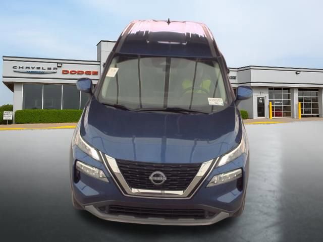 Used 2023 Nissan Rogue SV image 2