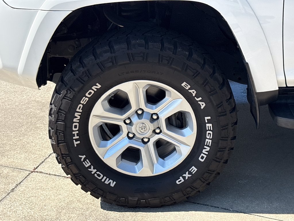 Used 2021 Toyota 4Runner SR5 AWD/4WD image 12