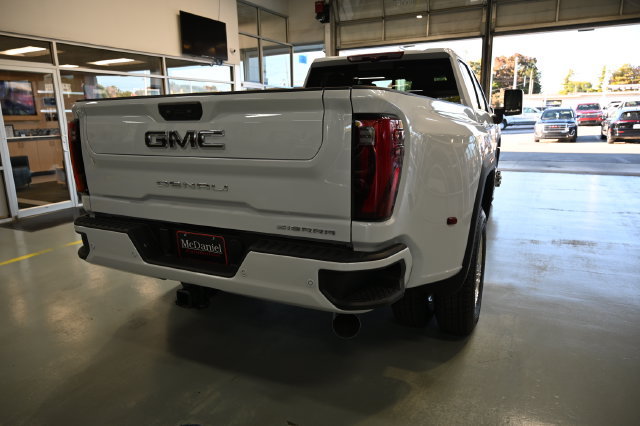 New 2026 GMC Sierra 3500 Denali Ultimate AWD/4WD image 11