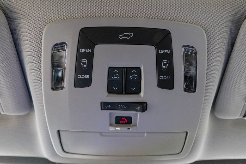 Certified 2025 Toyota Sienna XLE w/ XLE Plus Package FWD image 30