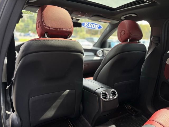 Used 2023 Mercedes-Benz GLC 300 4MATIC Coupe image 24