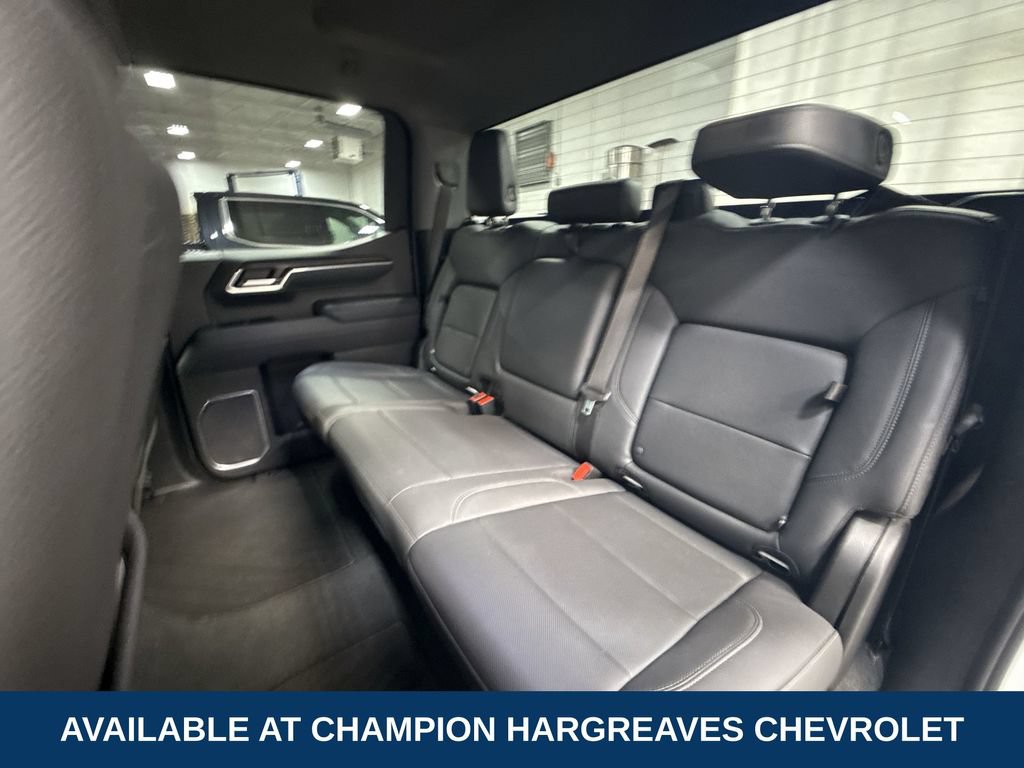 Used 2025 GMC Sierra 1500 SLT AWD/4WD image 33