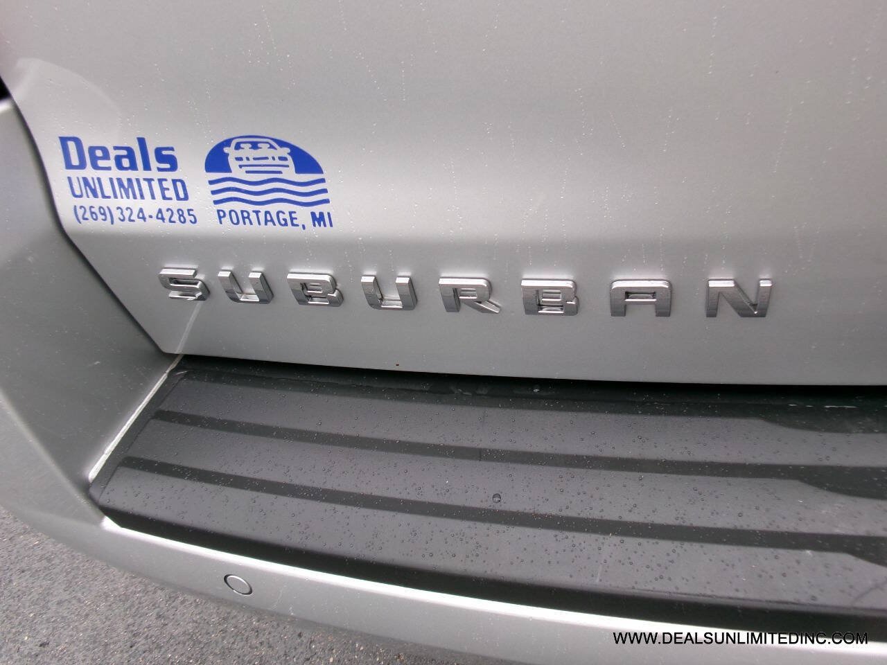 Used 2019 Chevrolet Suburban LT AWD/4WD image 5