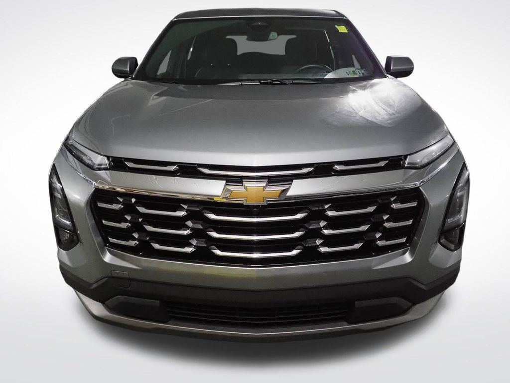 Used 2025 Chevrolet Equinox LT image 2