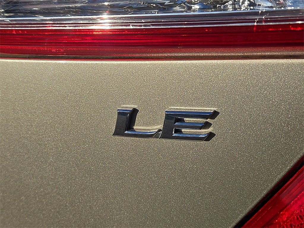 Used 2014 Toyota Camry LE image 30