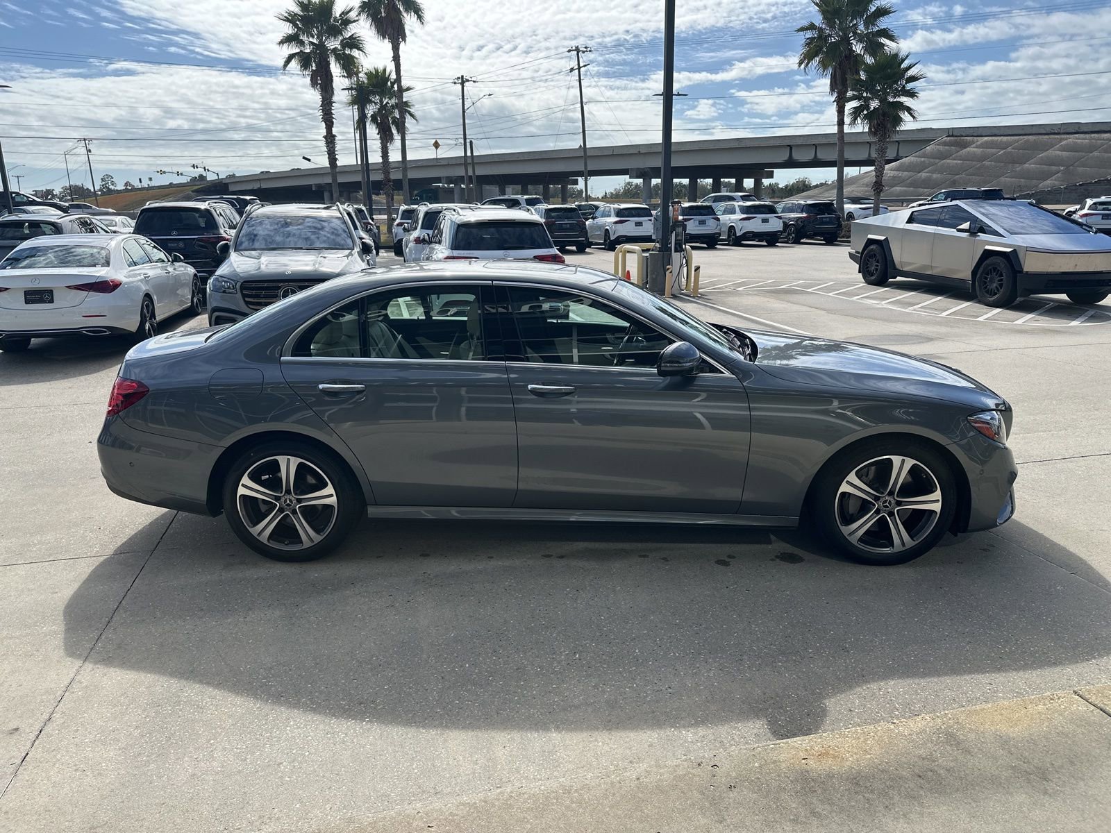 Used 2020 Mercedes-Benz E 350 Sedan image 5