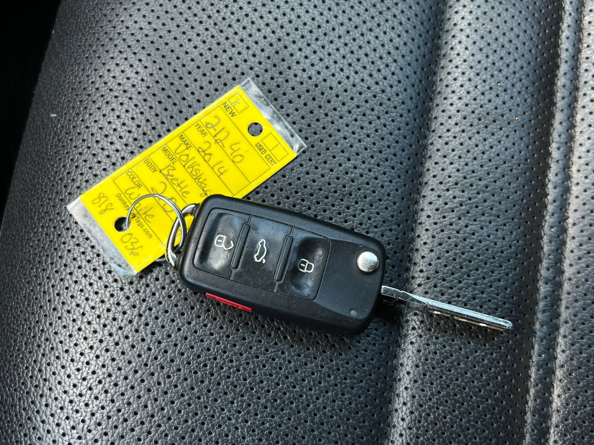 Used 2014 Volkswagen Beetle TDI FWD image 39