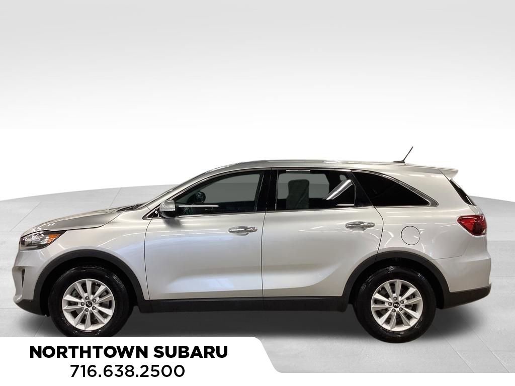Used 2019 Kia Sorento FWD V6 image 2