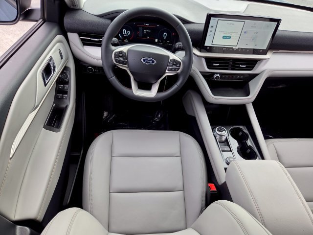 New 2026 Ford Explorer Active w/ Active Comfort Package RWD image 7
