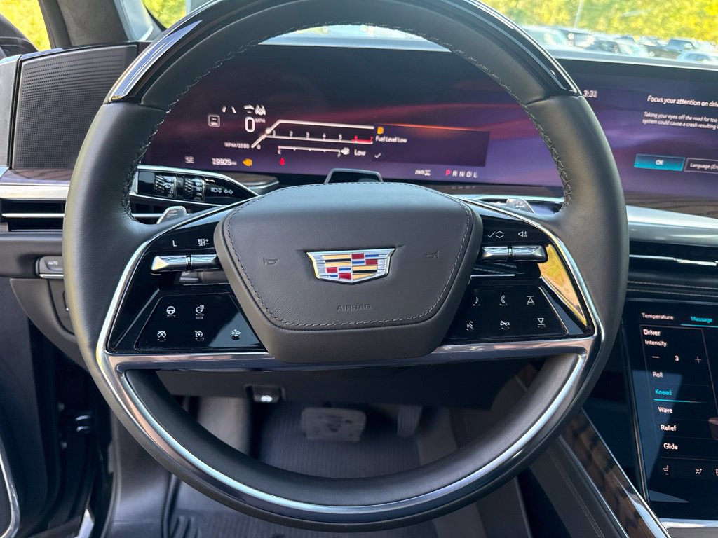 Used 2026 Cadillac Escalade Platinum Sport w/ LPO, Floor Liner Package AWD/4WD image 29