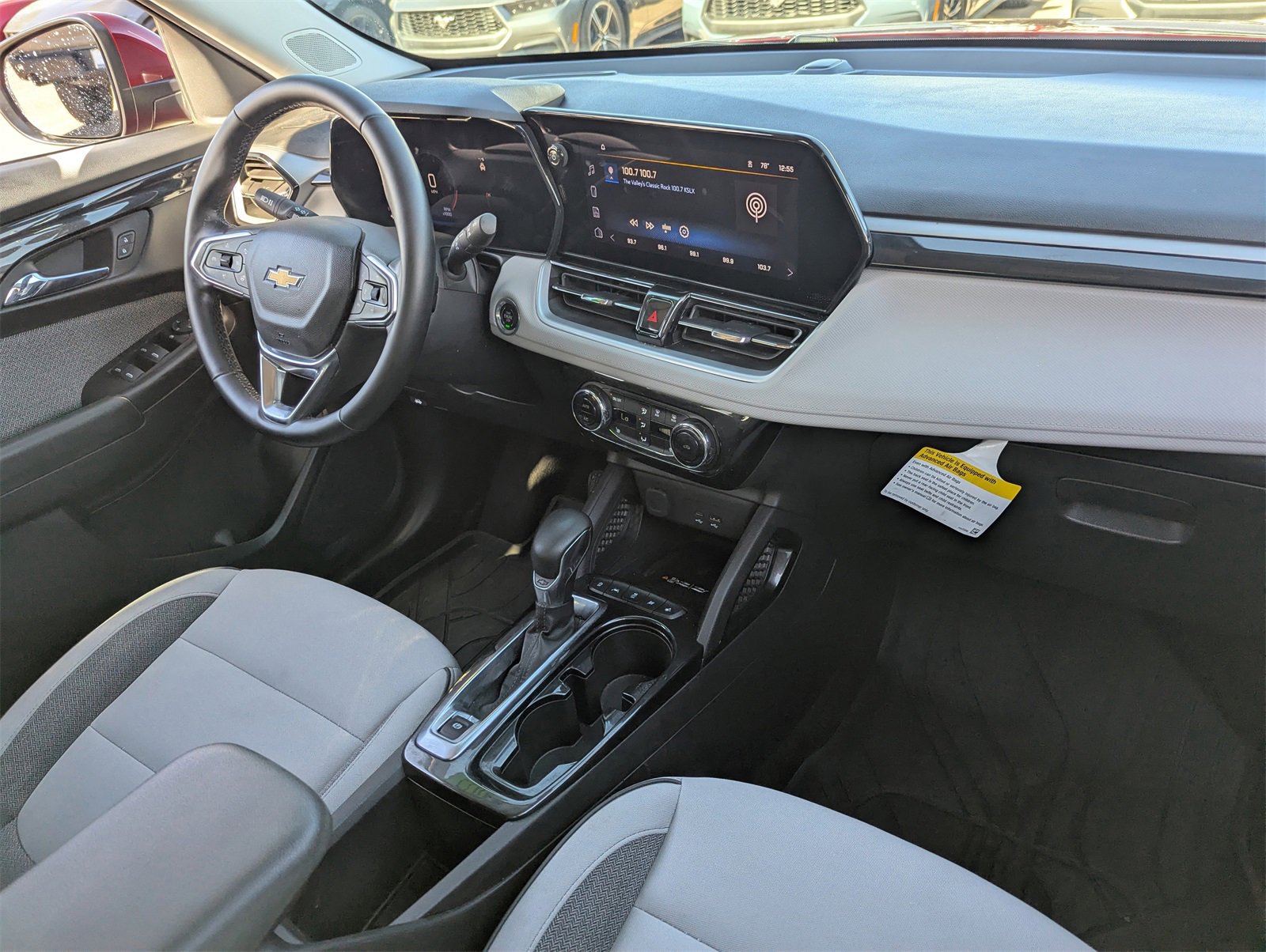 Used 2025 Chevrolet TrailBlazer LT w/ Convenience Package image 12