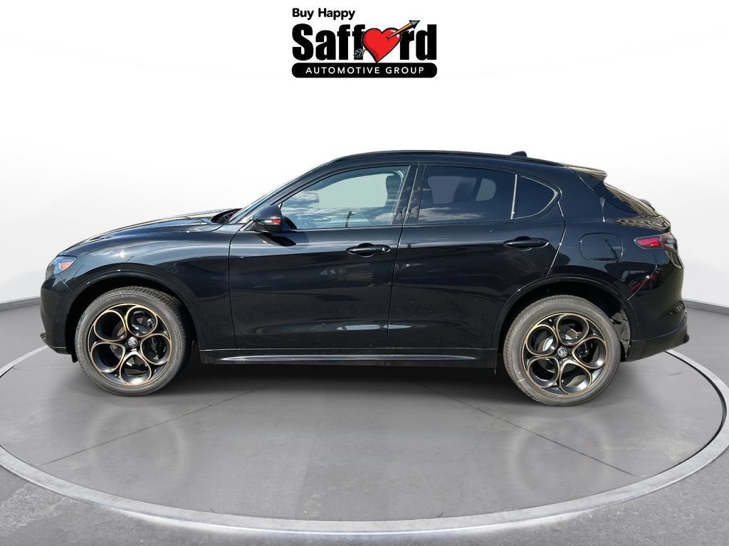 New 2025 Alfa Romeo Stelvio Sprint AWD/4WD image 6