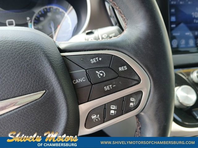Used 2017 Chrysler Pacifica Touring-L Plus w/ Advanced Safetytec Group image 33
